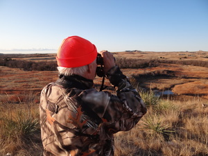 elk hunting binocular magnification